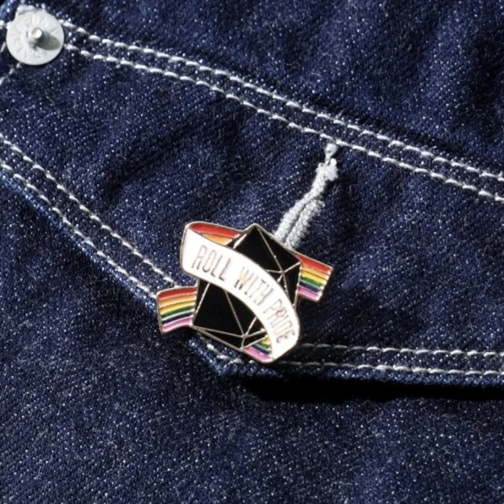 🌈 Pin-- RPG Gamer Pride Rainbow Enameled Alloy - Picture 3 of 3